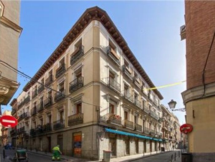 Bastero 13 - Madrid. Residencial. 15 Viviendas 3 Locales. Rentabilidad