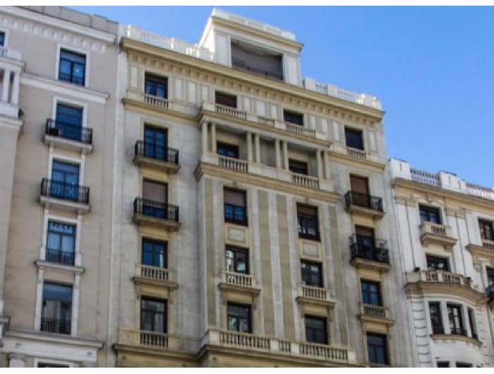 Gran Vía 71 - Madrid. 4.451 m2. Edificio Mixto. 21 unidades viviendas y oficinas. 4 Locales Comerciales. Patrimonio